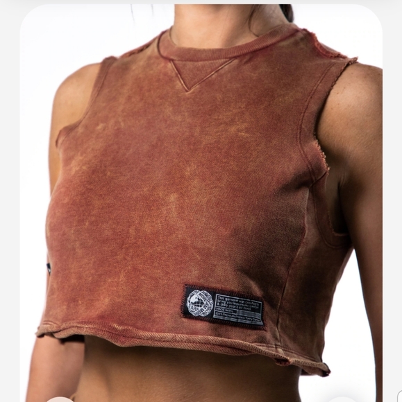Alphalete Very Terry Crop Cutoff - bloodstone - small - Picture 3 of 4